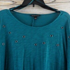 CLASSIC NECKLINE. ROCKER. OPEN STUDS. SHIRT by "RO